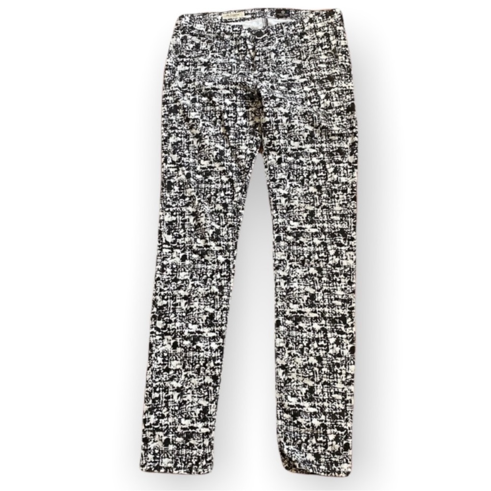 LIKE NEW AG Black & White Jeggings